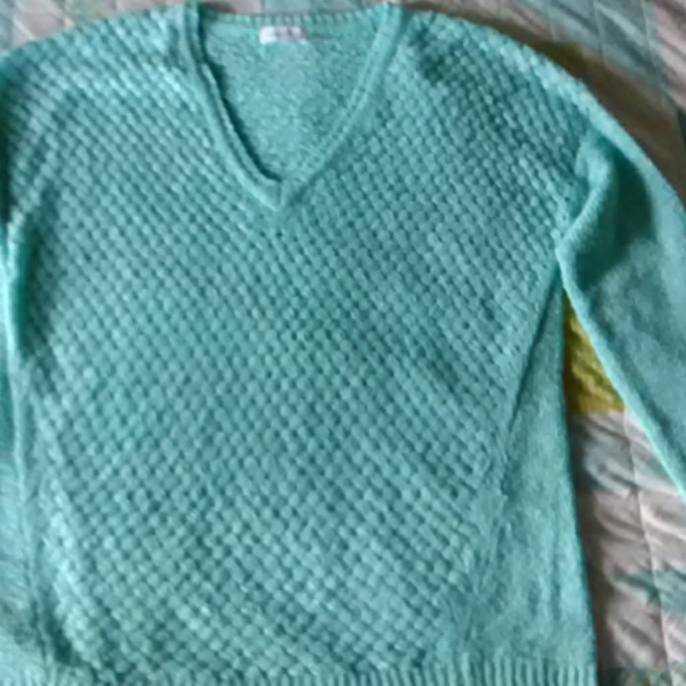 SALE... Cute Open Weave Sweater🩵💜